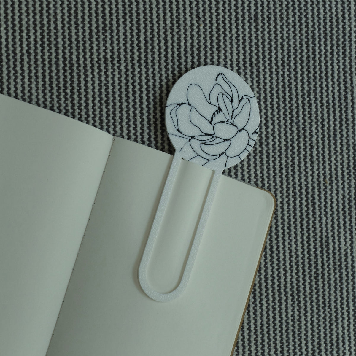 3D-PRINTED MAGNOLIA BOOKMARK